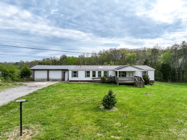 1st photo of 815 Flatwoods Road