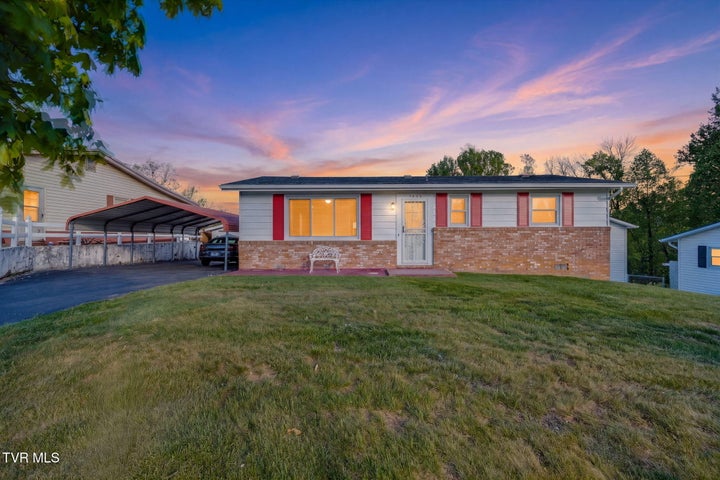 1st photo of 1833 Jackson Hollow Road