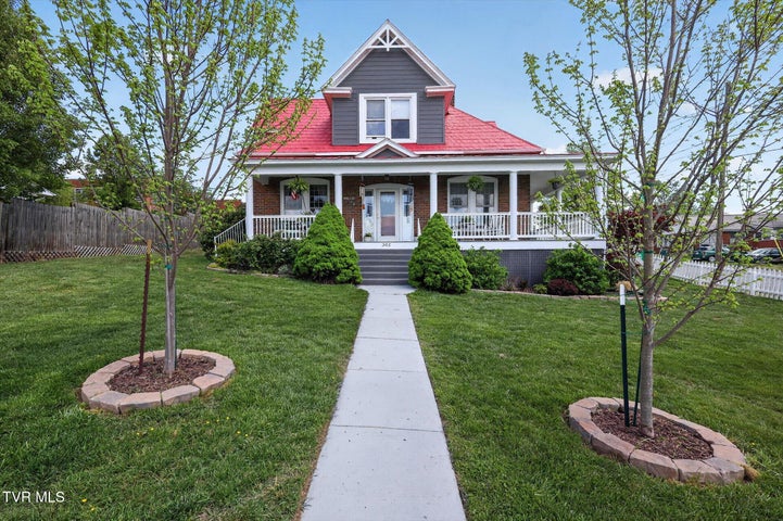 1st photo of 305 Texas Avenue