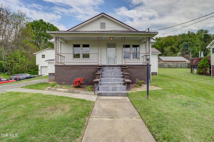 1st photo of 630 Vinton Avenue