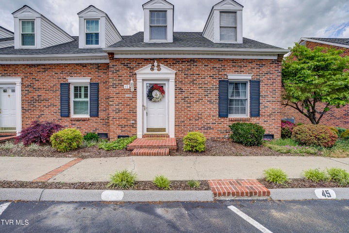 1st photo of 400 Sunset Drive