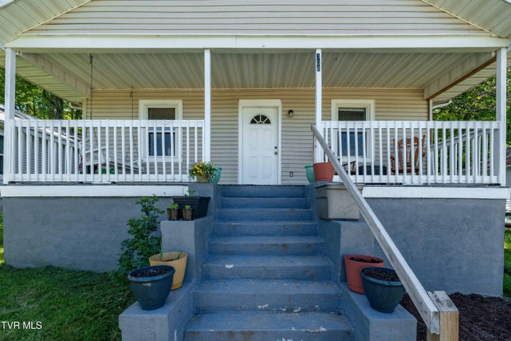 1st photo of 304 Chestnut Street