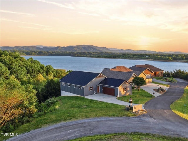 1st photo of 1321 Aqua Vista Way