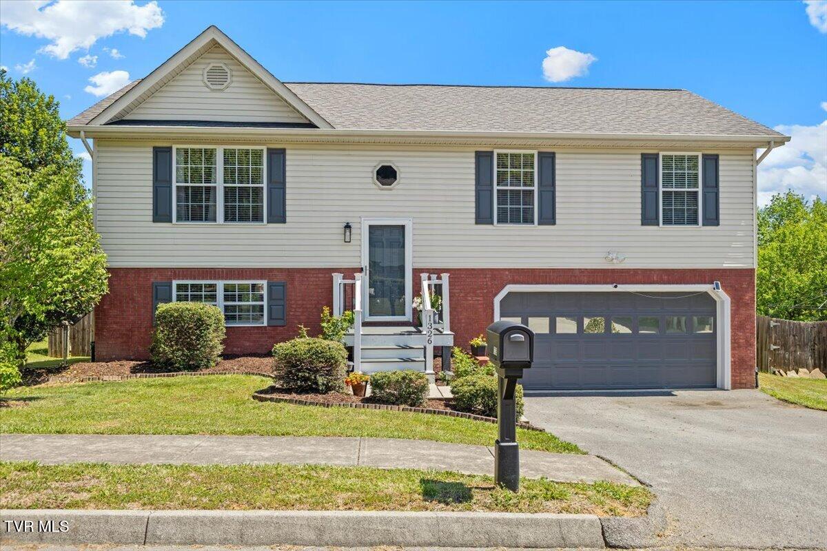 1st photo of 1326 Meadow Creek Lane