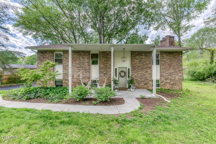 1st photo of 713 Crowell Lane