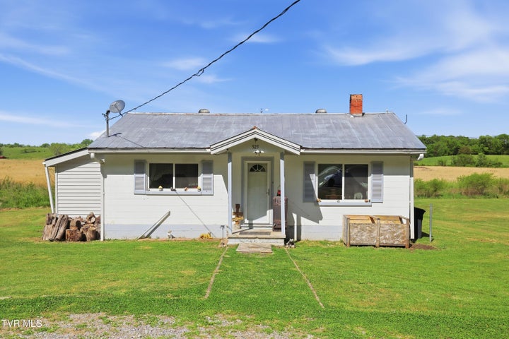 1st photo of 525 Matthews Lane