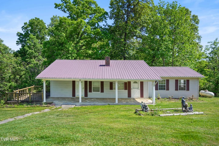 1st photo of 215 Hickory Circle