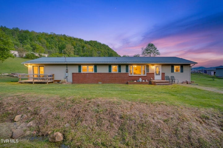 1st photo of 2251 Siam Road