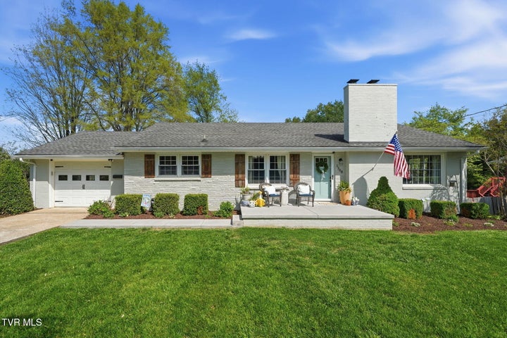 1st photo of 1308 Oxford Place