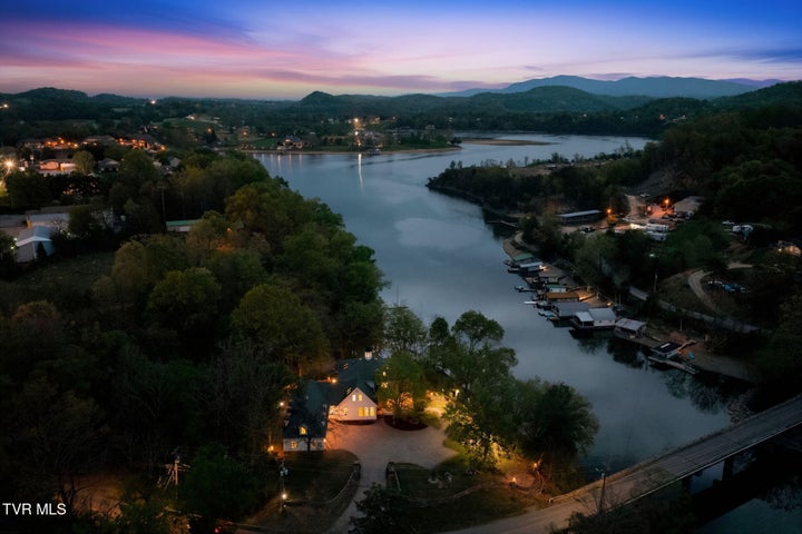 1st photo of 133 Knob Creek Dock Road