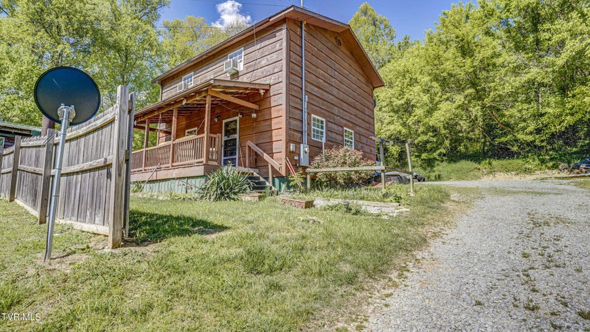 1st photo of 513 Tinker Cemetery Road