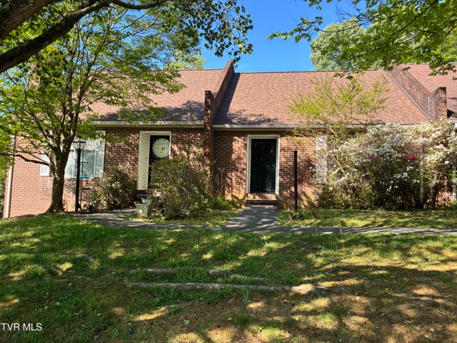 1st photo of 1833 Presswood Road