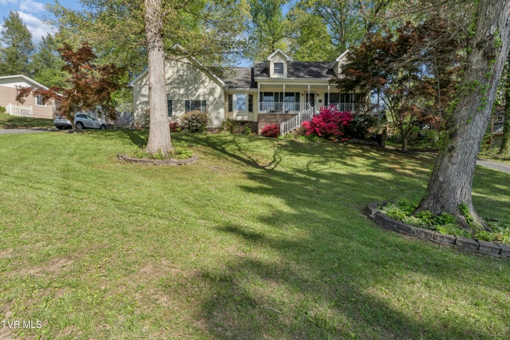 1st photo of 802 Chestnut Avenue