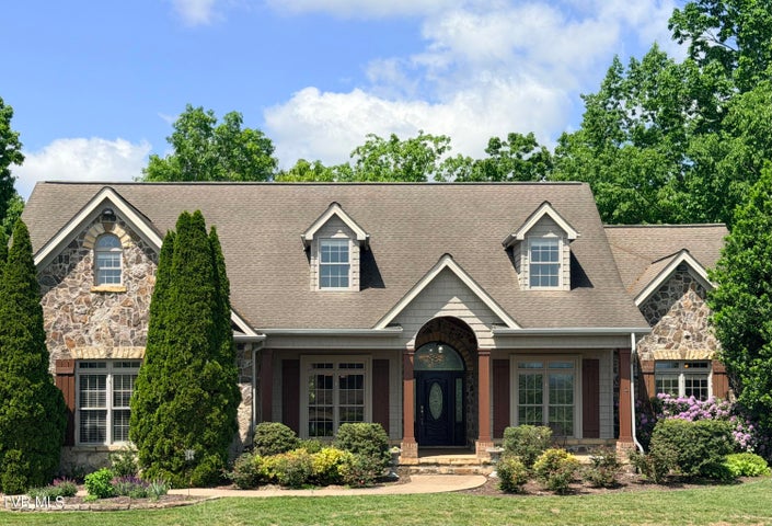 1st photo of 1184 Cliffview Circle