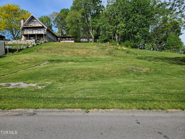 1st photo of 108 Cherry Street