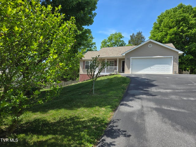 1st photo of 210 Taylor Drive