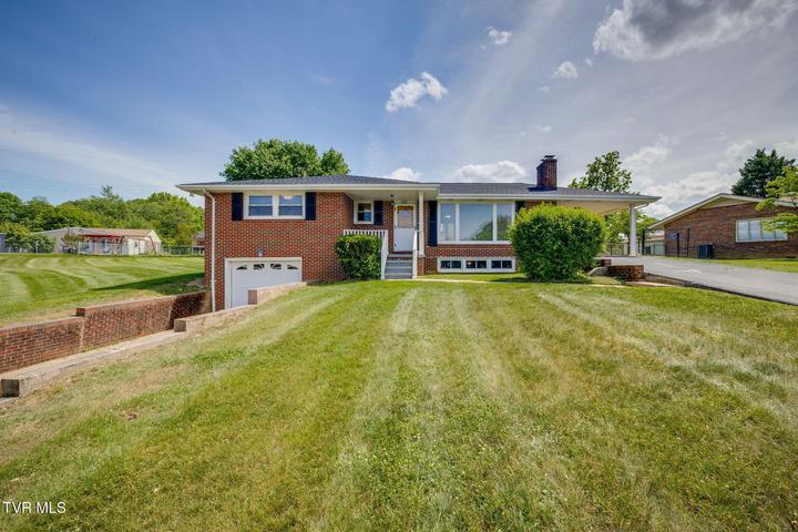 1st photo of 1029 Spring Valley Drive