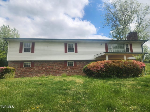 1st photo of 321 Valley Drive