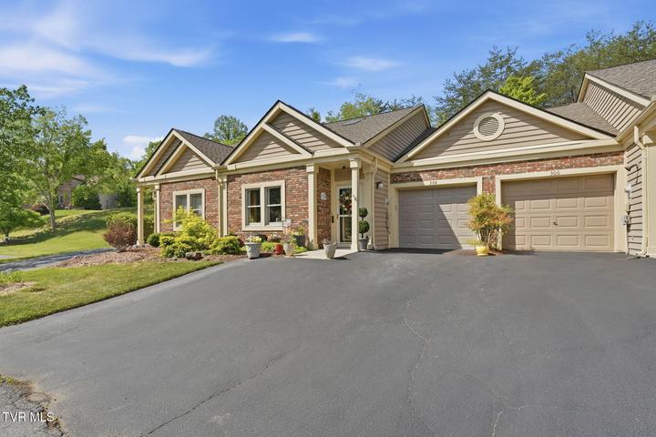 1st photo of 304 Arbor Terrace