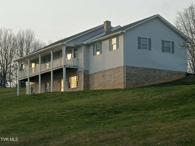 1st photo of 14512 White Top View