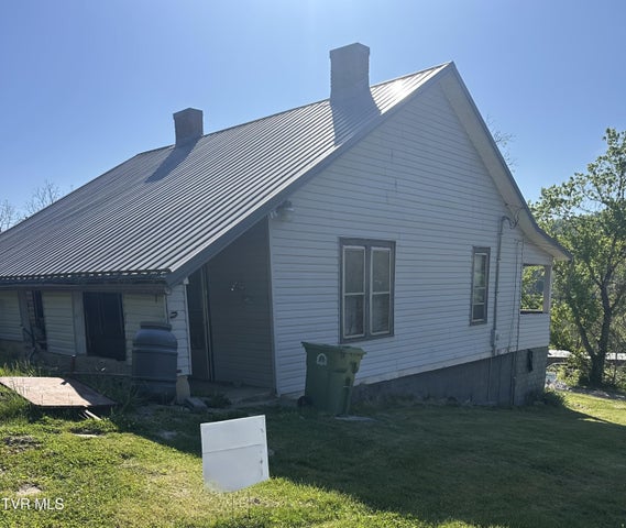 1st photo of 210 Ford Street