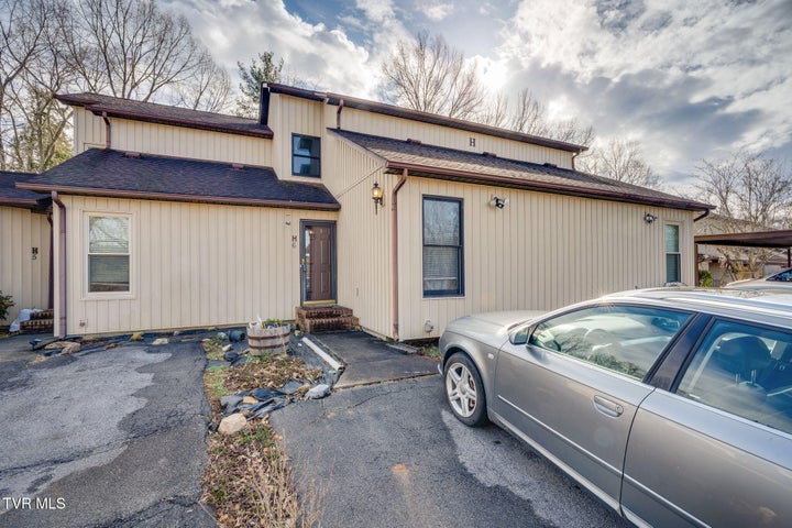1st photo of 780 Hamilton Road
