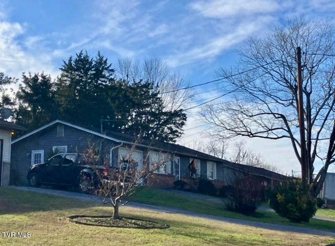 1st photo of 7312 Meadowbrook Circle