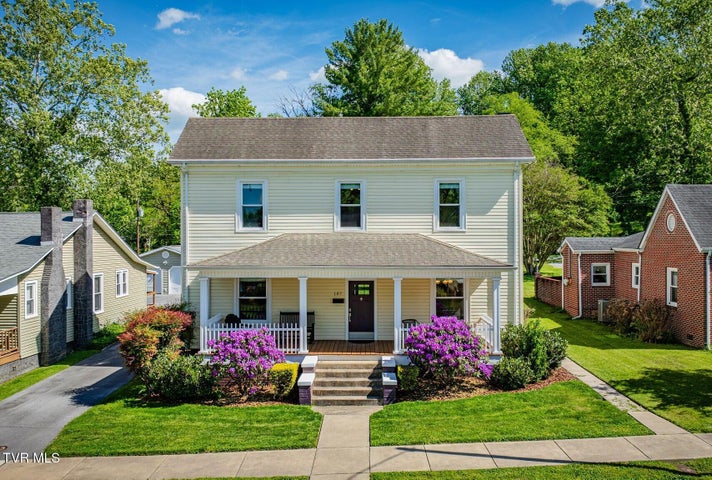 1st photo of 107 Chestnut Street