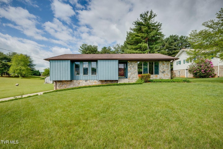 1st photo of 209 Harmony Acres Drive