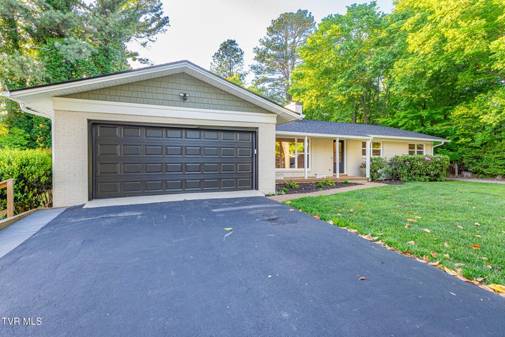 1st photo of 3601 Hazelnut Drive
