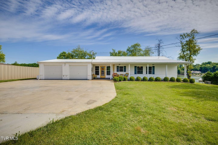 1st photo of 136 Meredith Circle