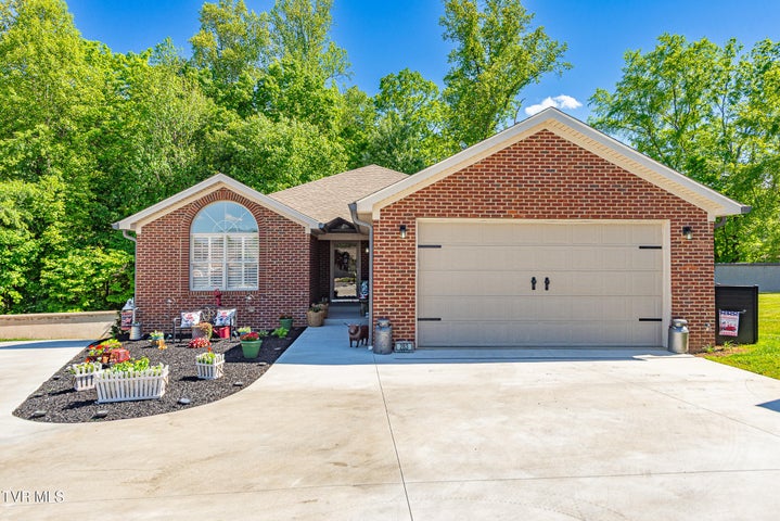 1st photo of 283 Crockett Drive