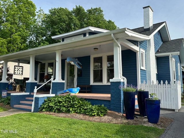 1st photo of 1045 Catawba Street