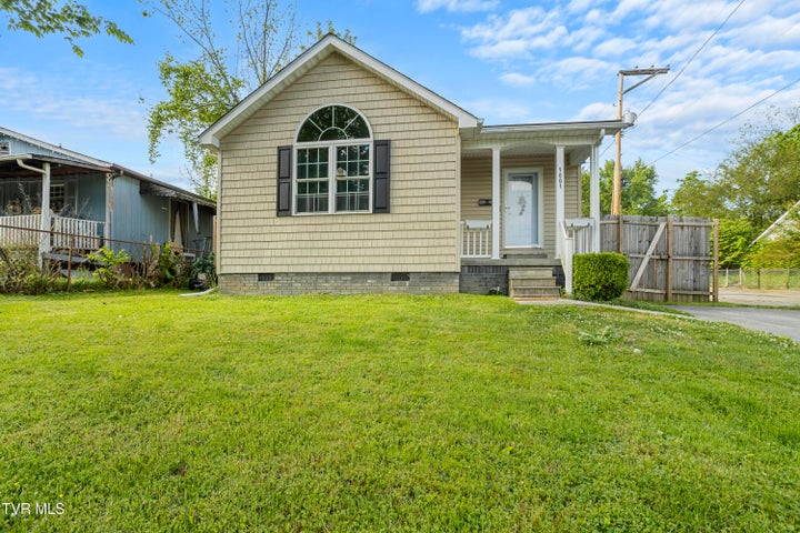 1st photo of 1001 Minton Place