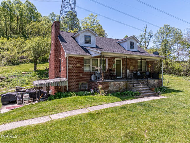 1st photo of 431 Mitchell Valley Drive