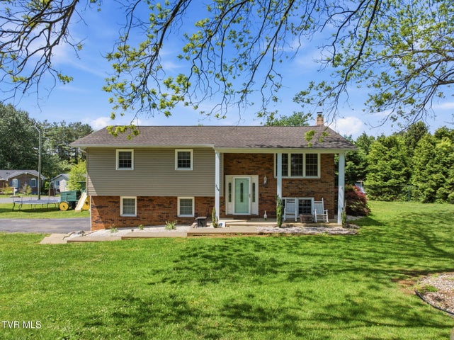 1st photo of 324 Bellehaven Drive