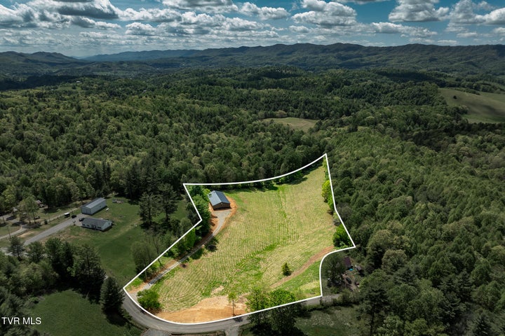 1st photo of 835 Red Brush Road