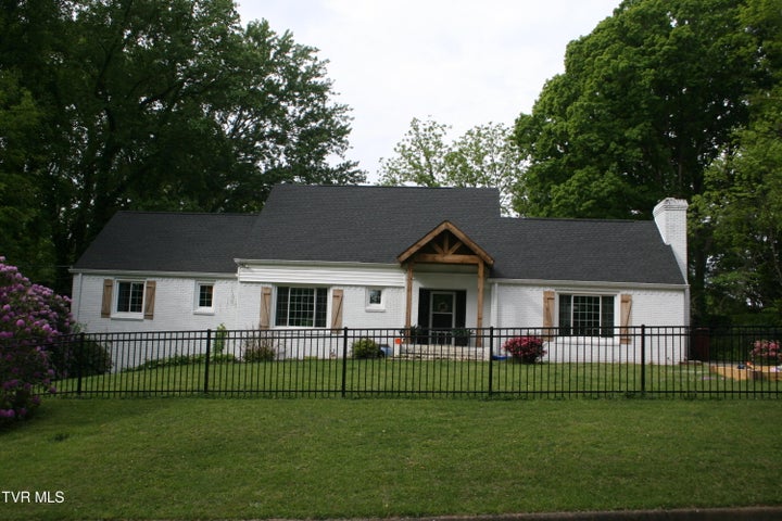 1st photo of 321 Baron Drive