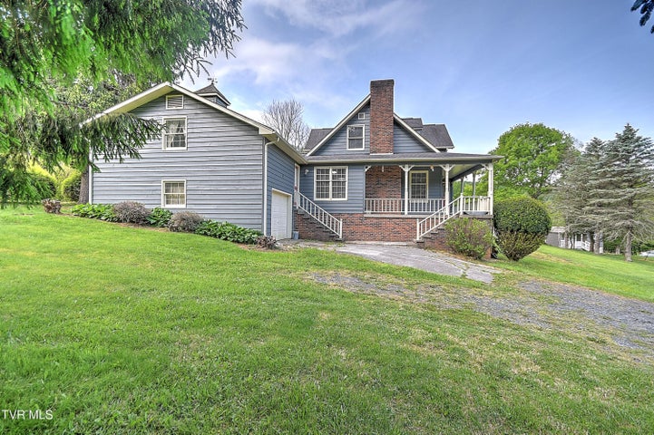 1st photo of 602 Heaton Creek Road