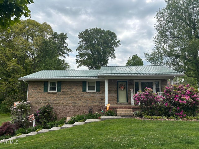 1st photo of 281 Canterbury Lane