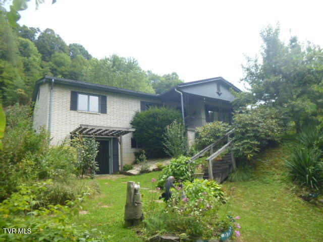 1st photo of 665 Isabell Street