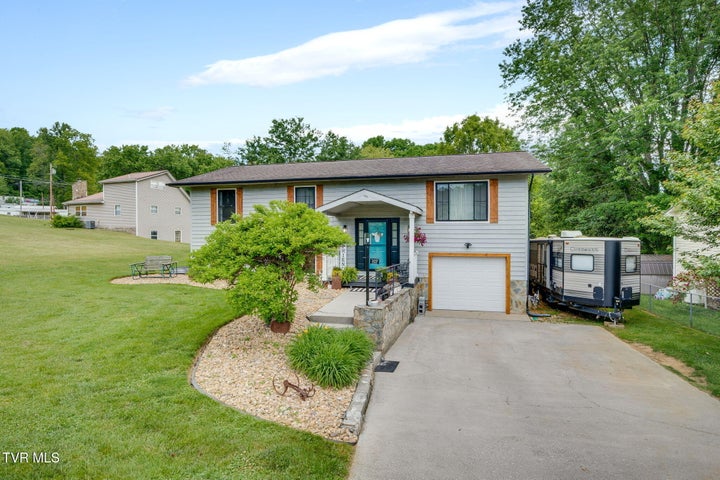 1st photo of 107 Summerview Court