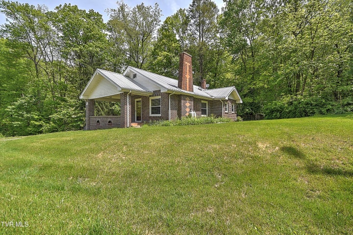 1st photo of 275 Tiger Creek Road