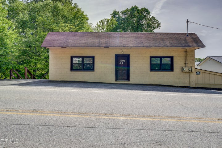 1st photo of 1306 Milligan Highway