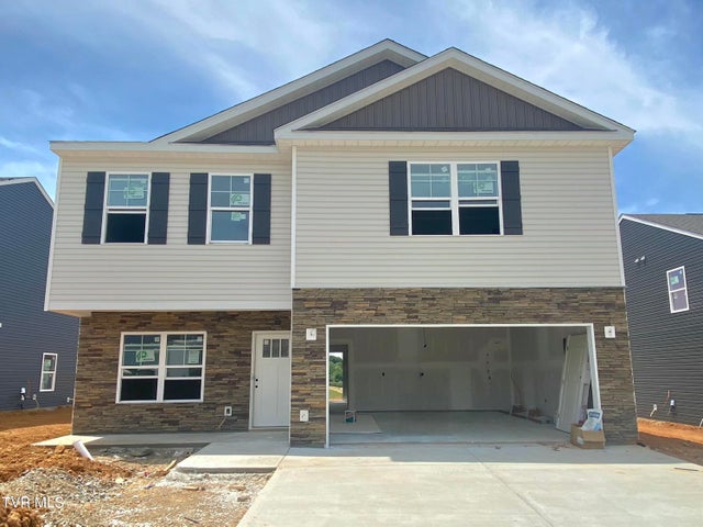 1st photo of 2107 Fox Meadows Circle 
