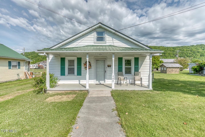 1st photo of 945 Elm Avenue