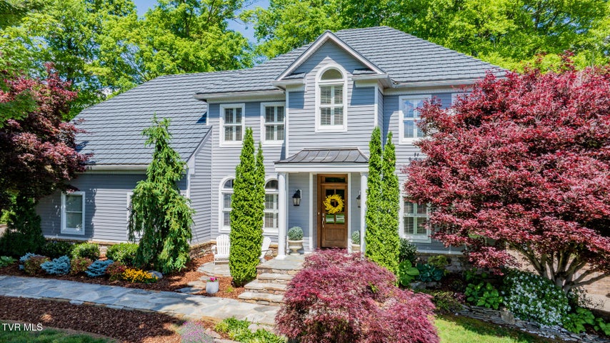 1st photo of 233 Patrick Henry Circle
