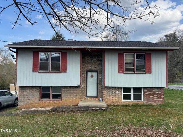 1st photo of 350 Mountain View Drive