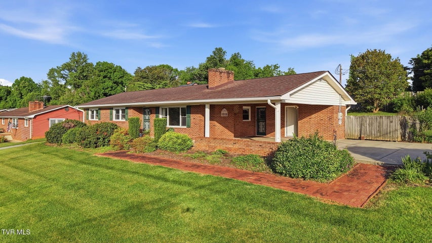 1st photo of 608 Southview Drive