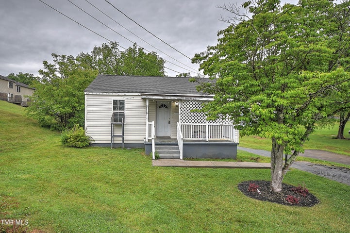 1st photo of 409 Crockett Street